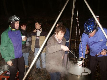  Gerdi verteilt Zaubertrank